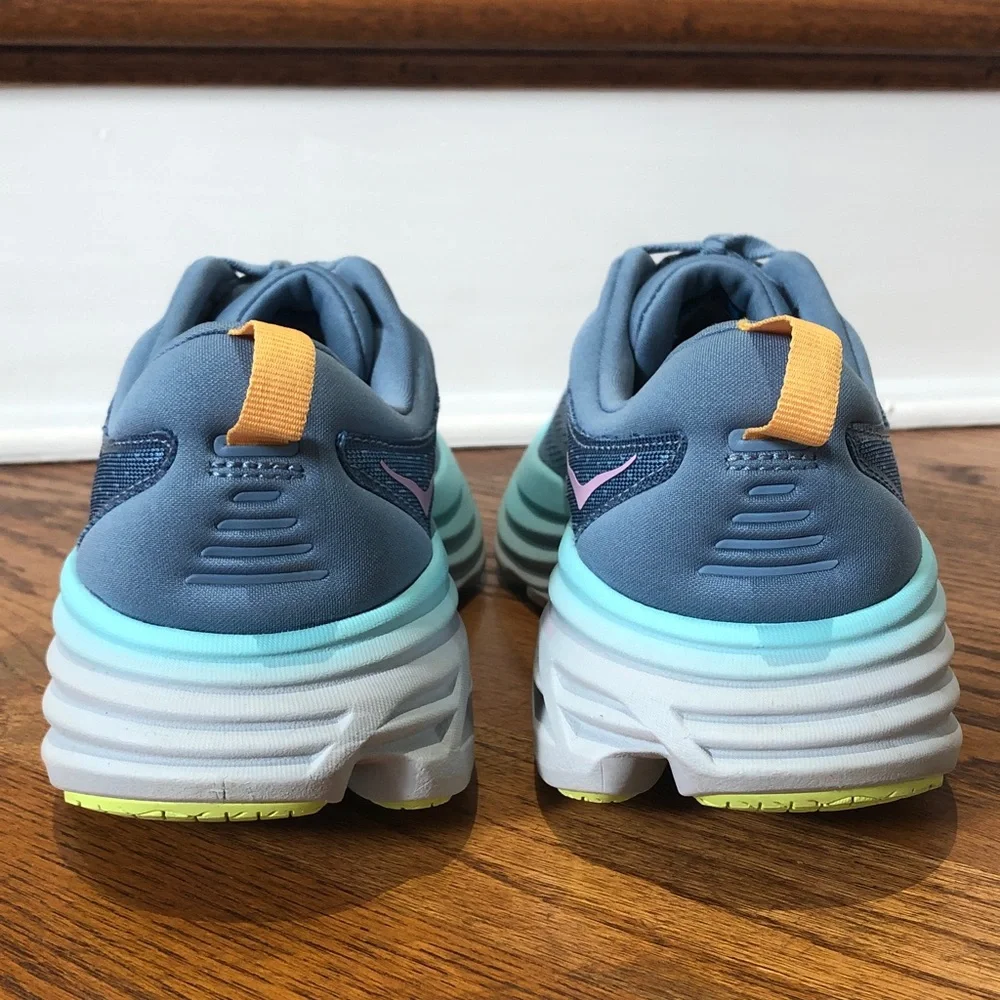 HOKA ONE ONE WOMEN'S BONDI 8 Size 8.5B in Preloved Condition!
